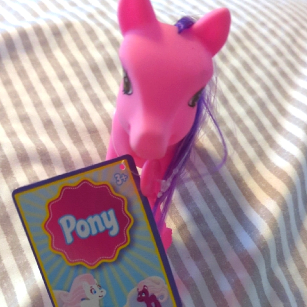 Pink Pony Toy with Card Comb. New